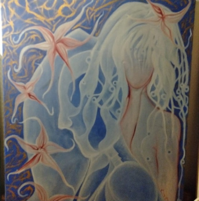 Figure et fleurs roses sur fond bleu